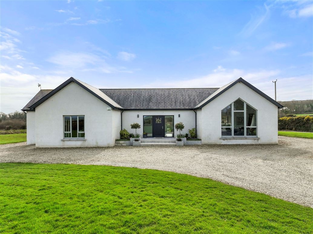 4 Bed Detached House